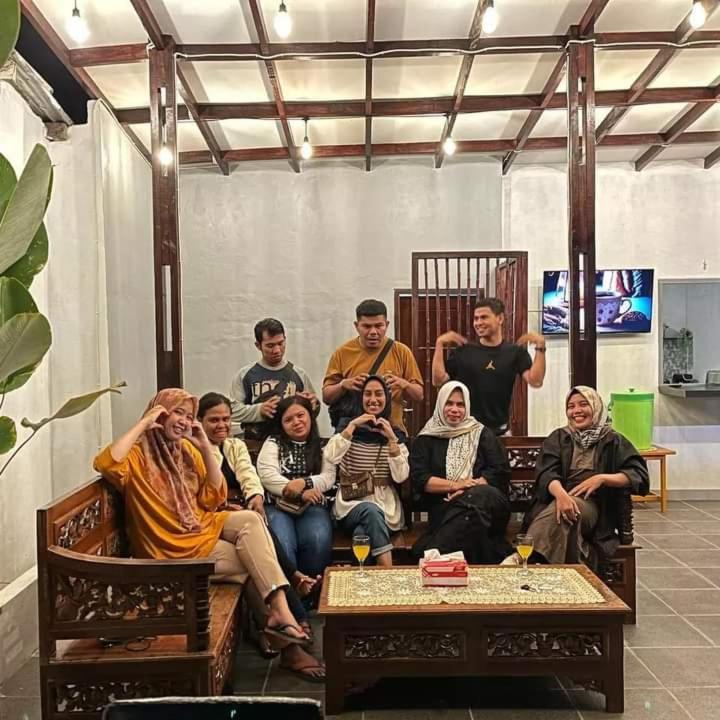 Baronda Guest House 소롱 외부 사진