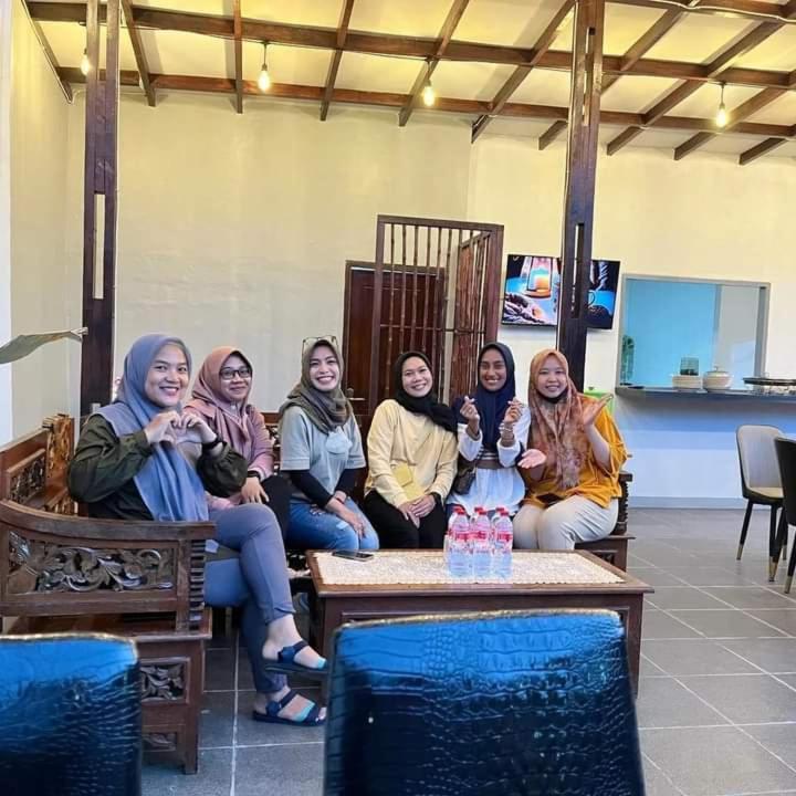 Baronda Guest House 소롱 외부 사진