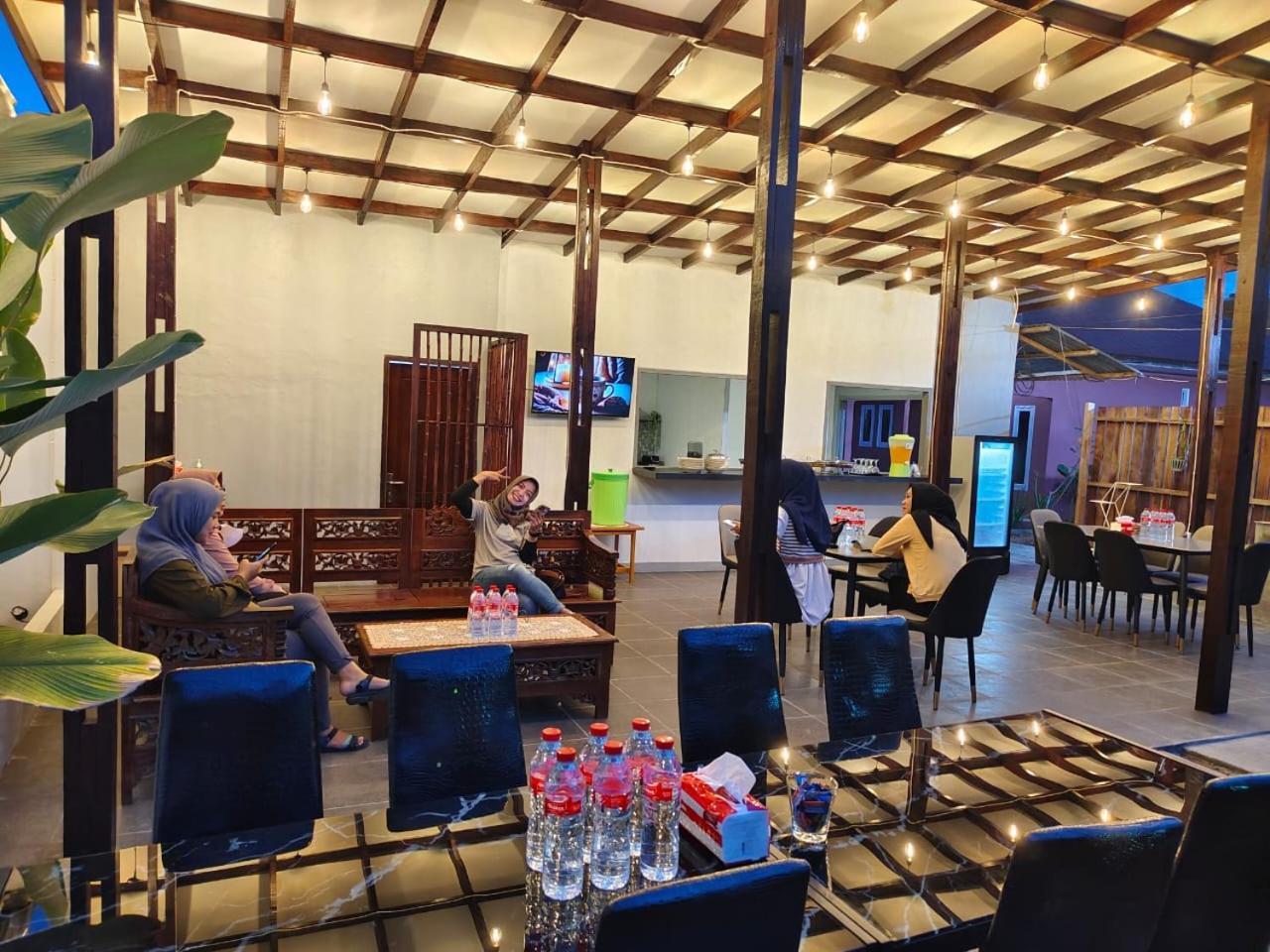 Baronda Guest House 소롱 외부 사진