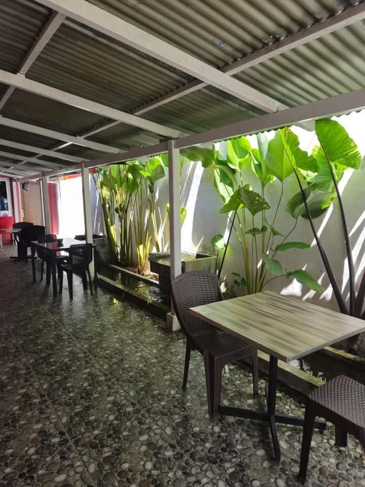 Baronda Guest House 소롱 외부 사진