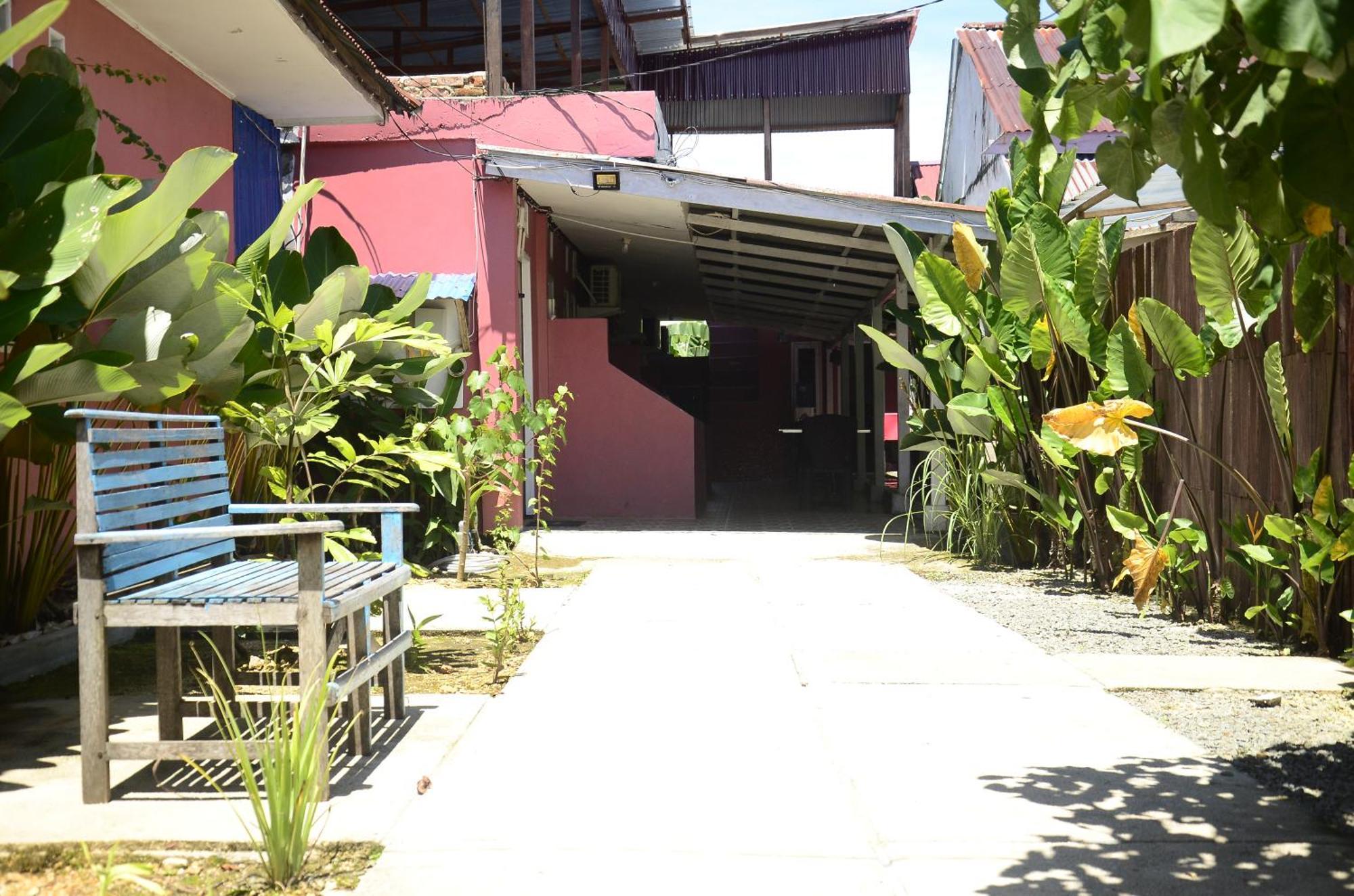 Baronda Guest House 소롱 외부 사진